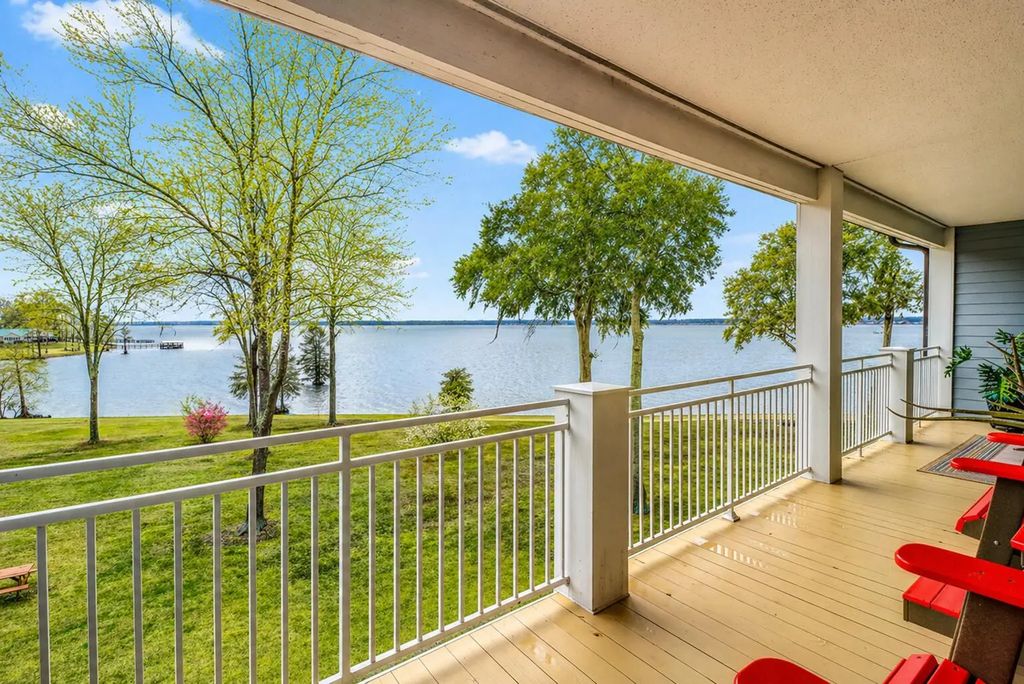 1198 Bridgeview Lane E303, Summerton