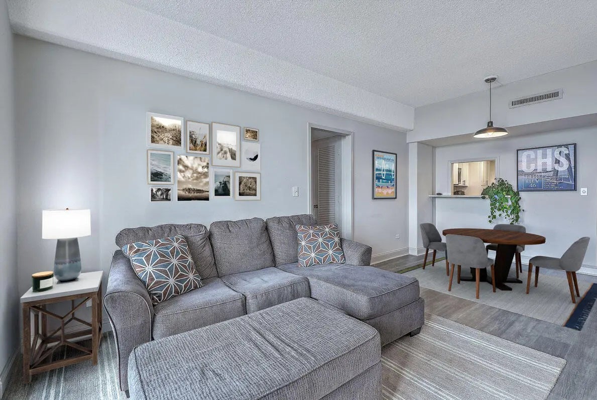 Photo of Listing #25010940