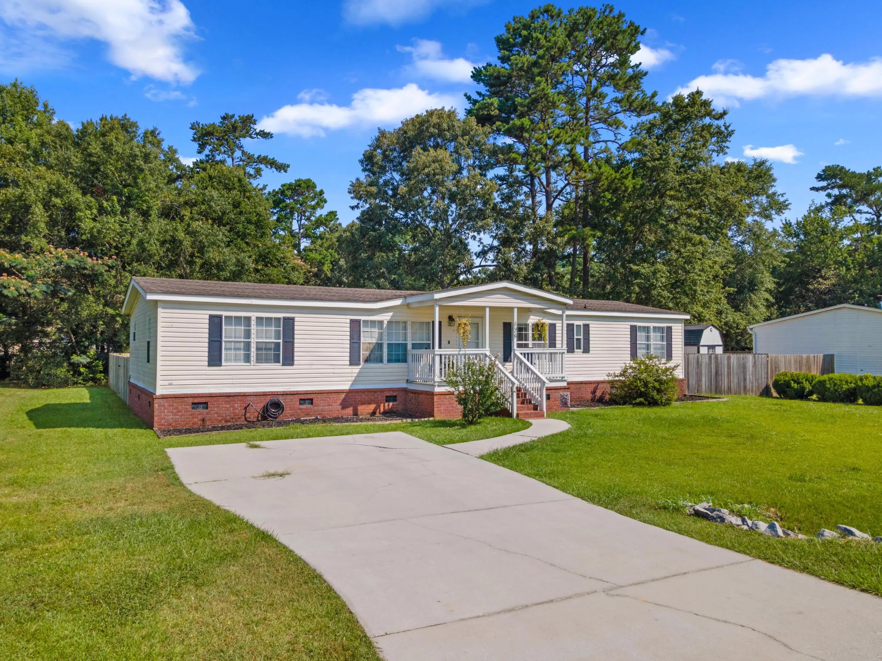 Photo of Listing #26000199