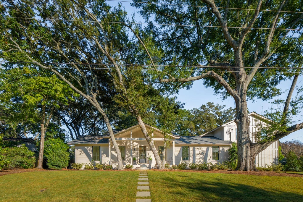 865 N Shem Drive, Mount Pleasant