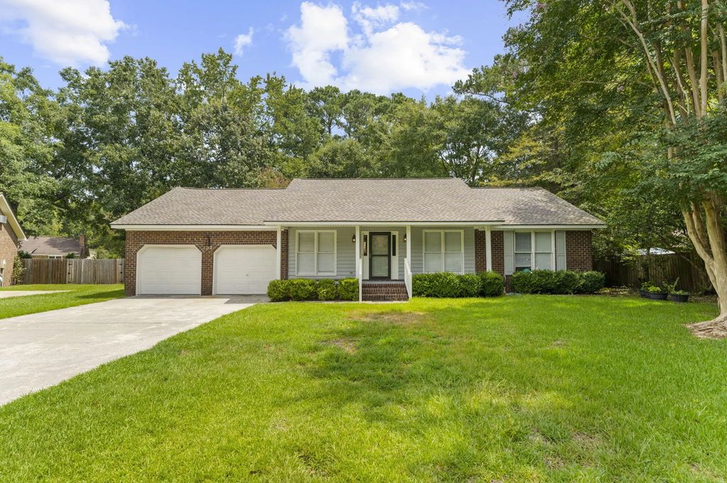 102 Worlingham Court, Goose Creek