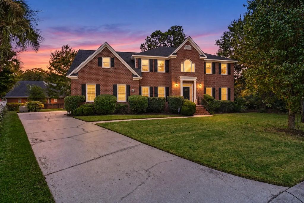 136 Levin Court, Charleston
