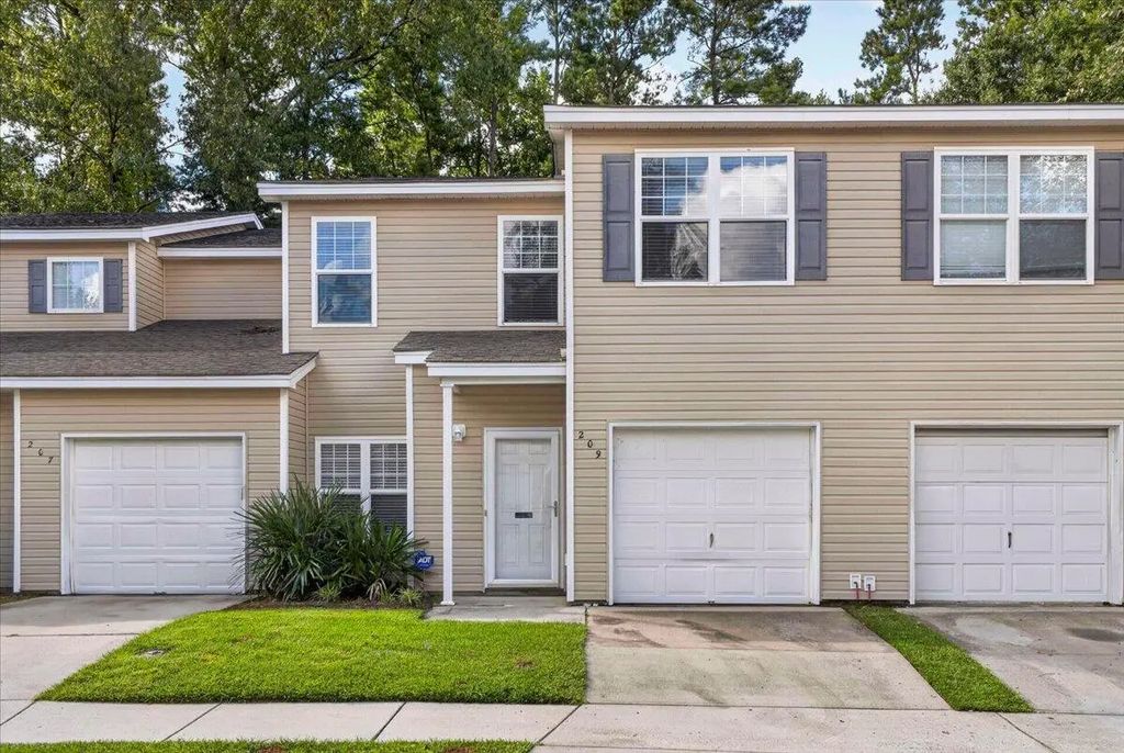 209 Grand Oaks Drive, Ladson