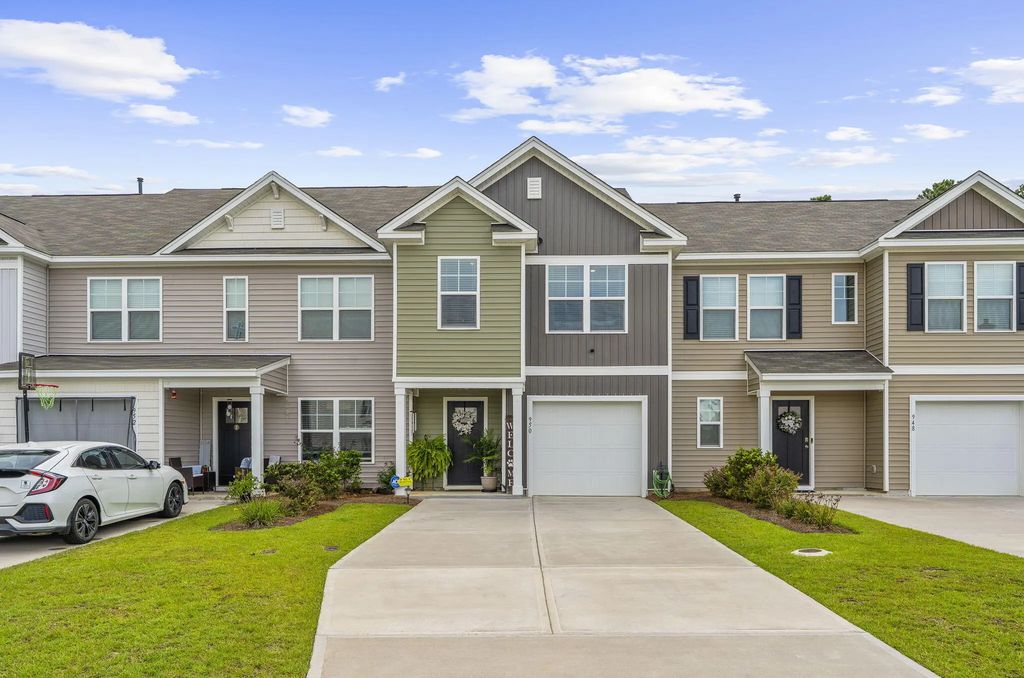950 Long Bluff Road, Summerville