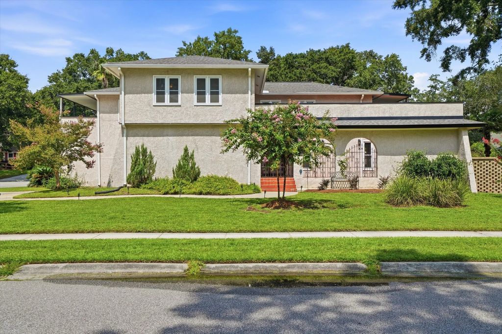 1082 Stonehenge Drive, Hanahan