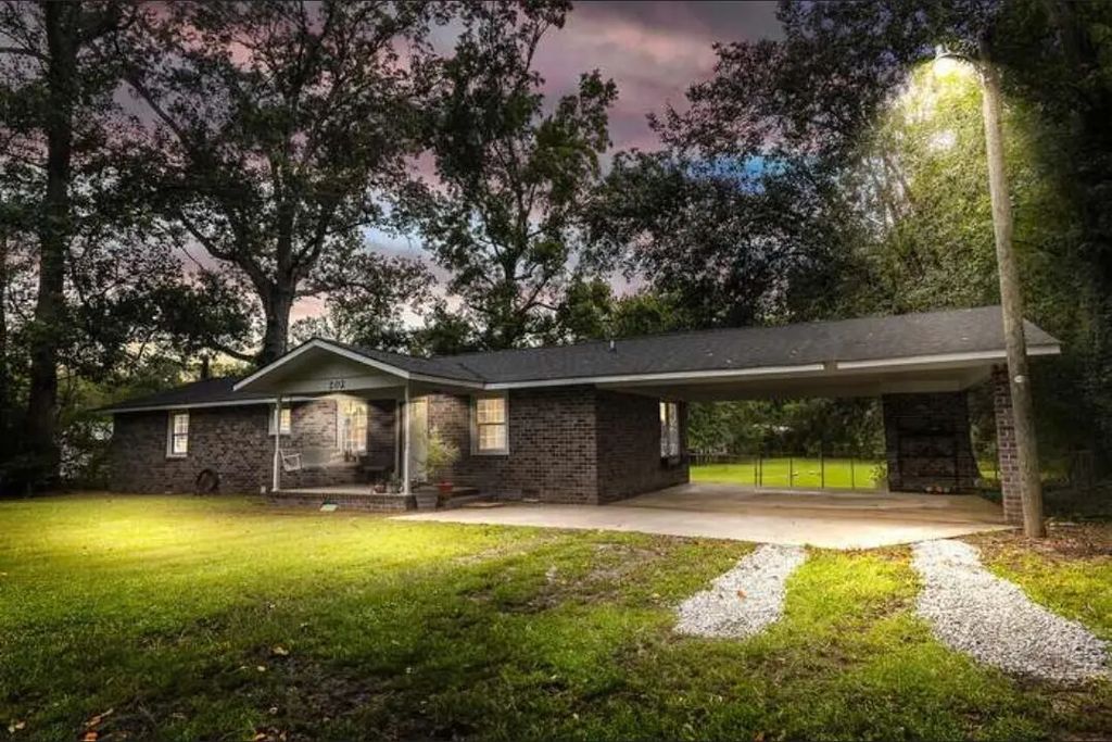 202 Muskie Drive, Summerville