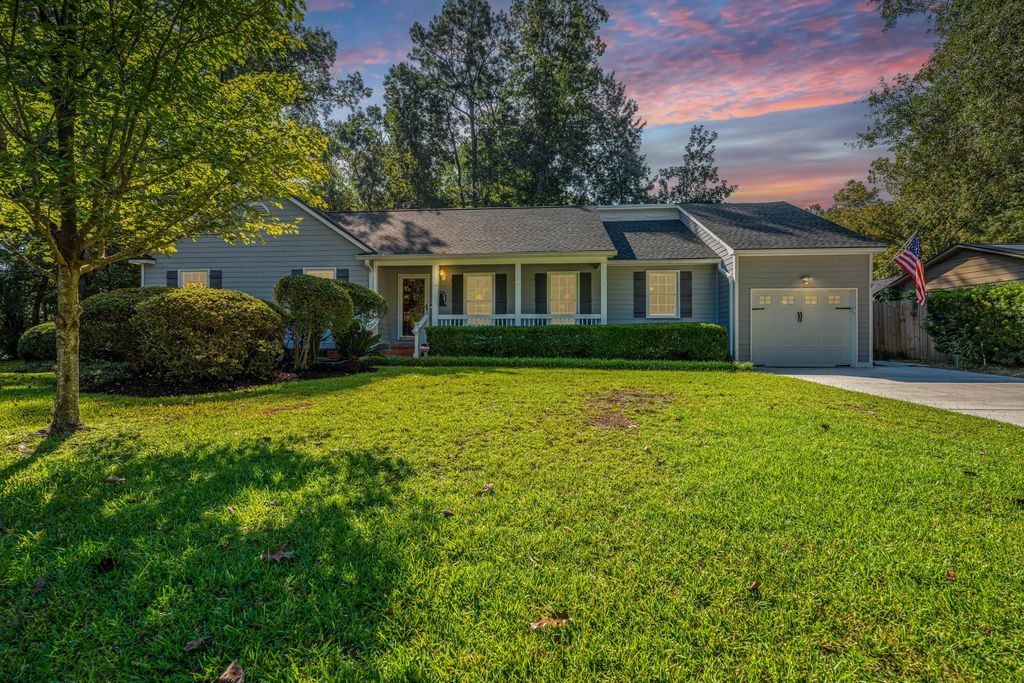 102 Huntington Circle, Summerville