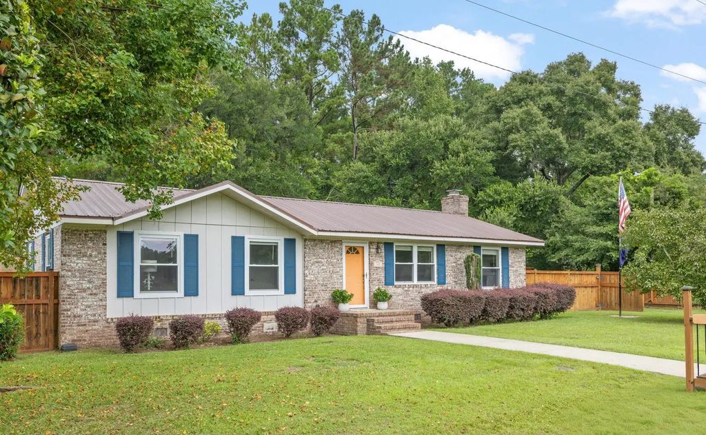 100 Ballentine Street, Moncks Corner