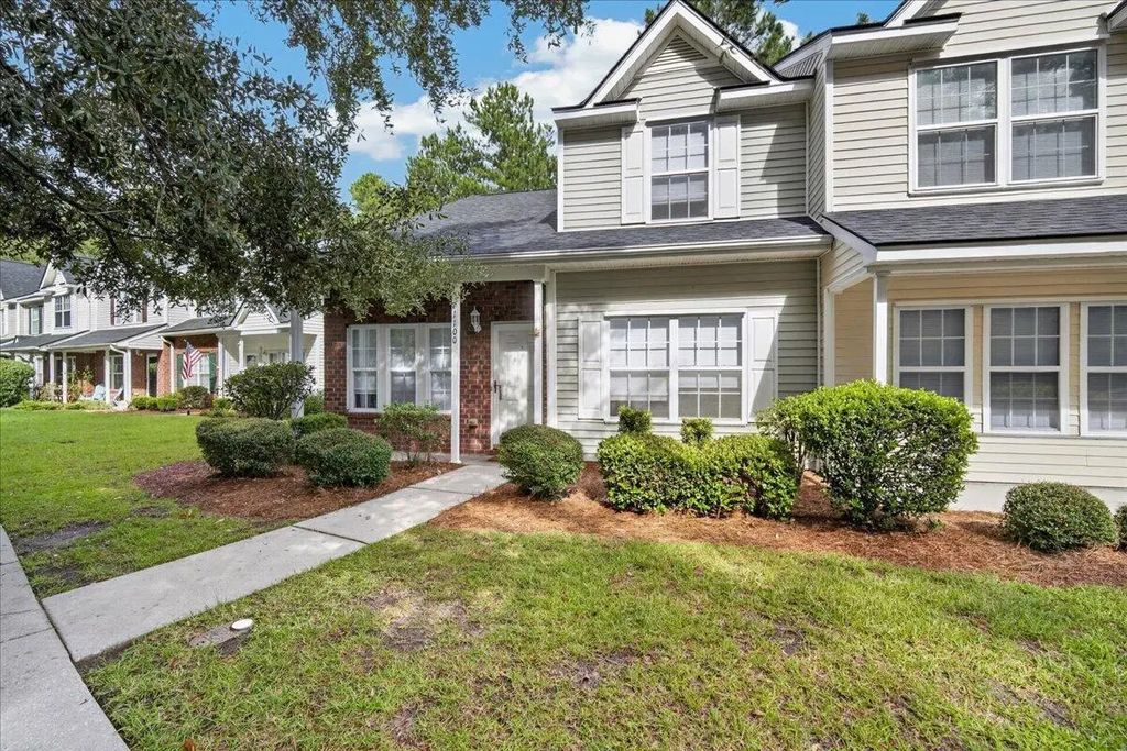 1100 Pine Bluff Drive, Summerville