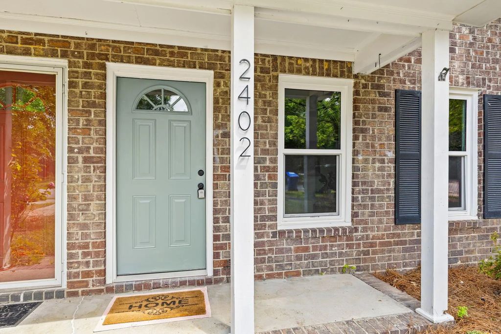 2402 Quail Hollow Court, Charleston