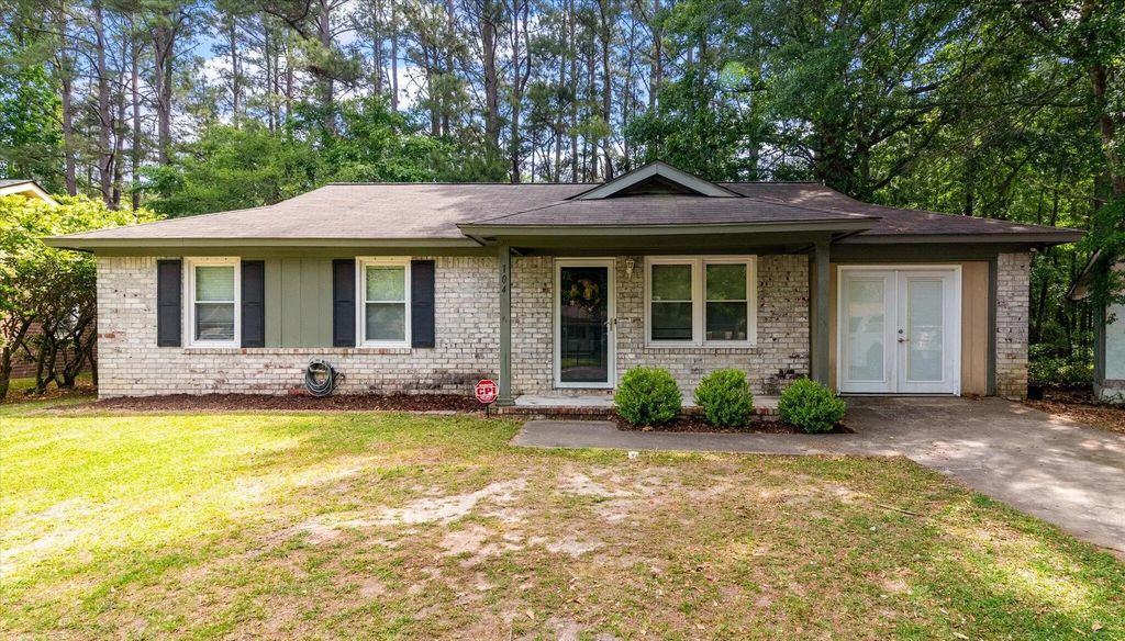104 Duncan Court, Summerville