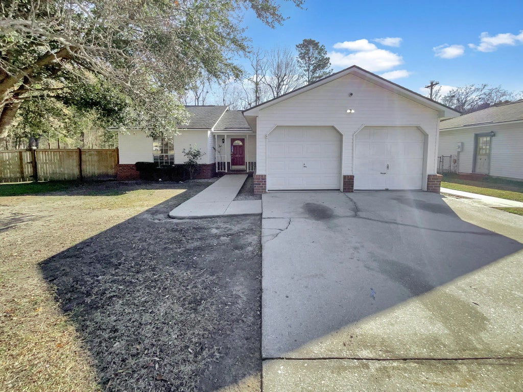 246 Two Hitch Road, Goose Creek