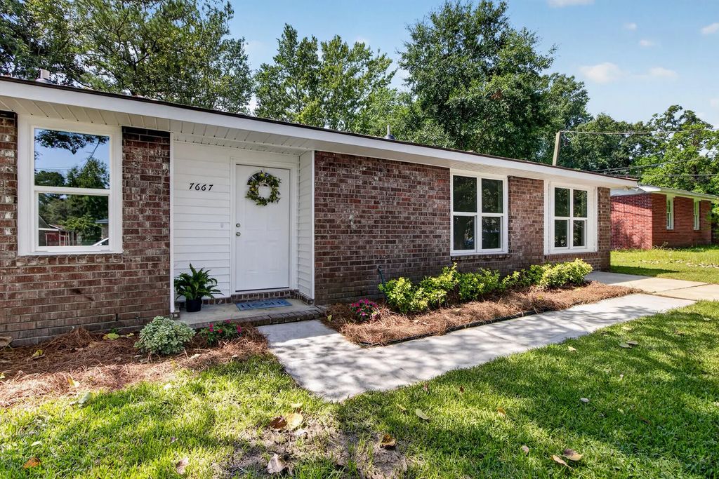 7667 Mendelwood Drive, North Charleston
