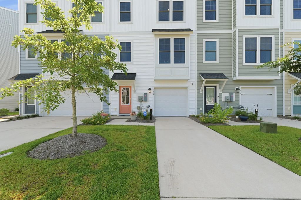 1017 Pettiford Place, Hanahan