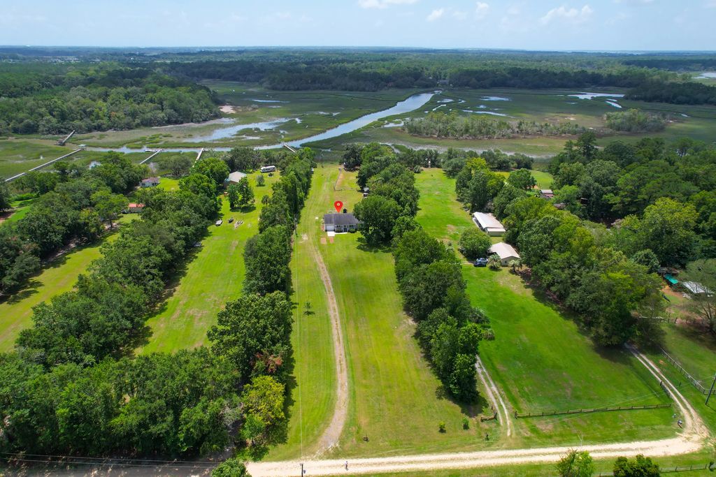 2039 Bentz Road, Wadmalaw Island