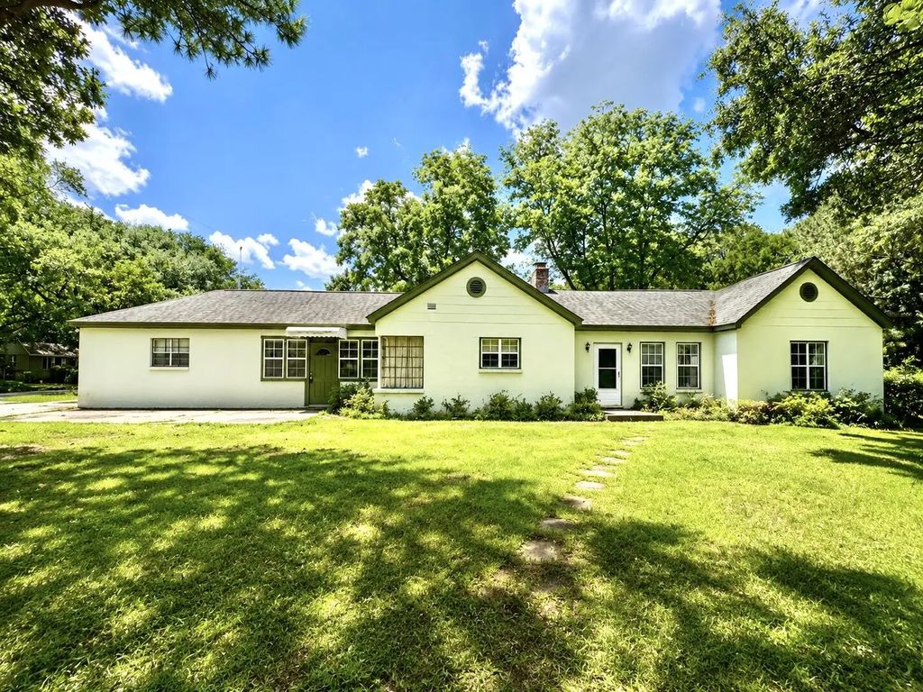 305 Geddes Avenue, Charleston