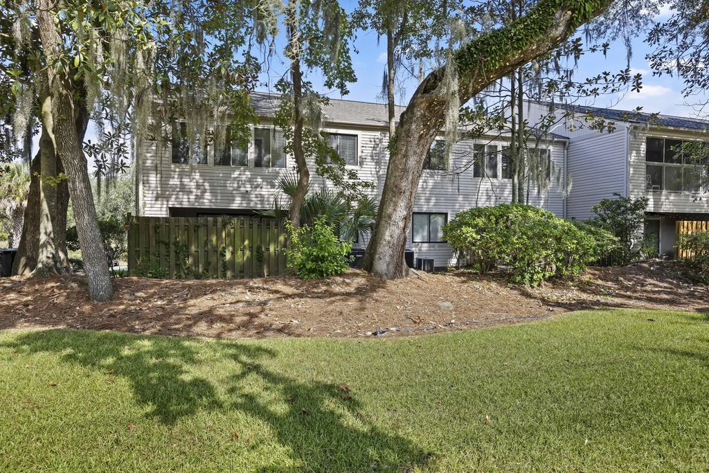 91 Ashley Hall Plantation Road Apt 7, Charleston
