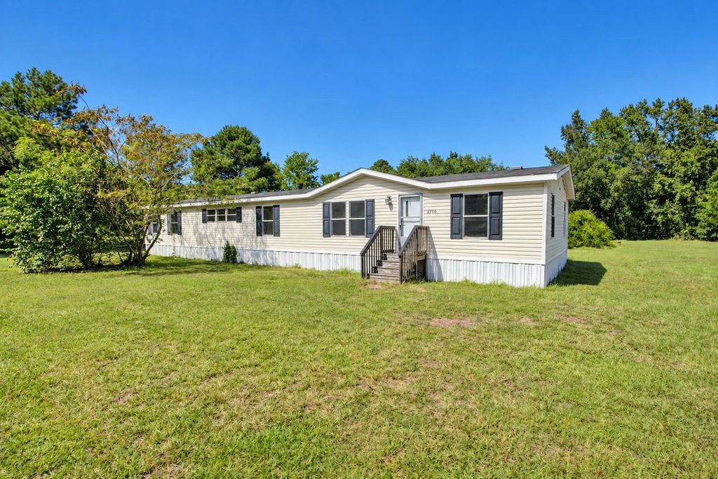 6230 Hyde Park Road, Ravenel