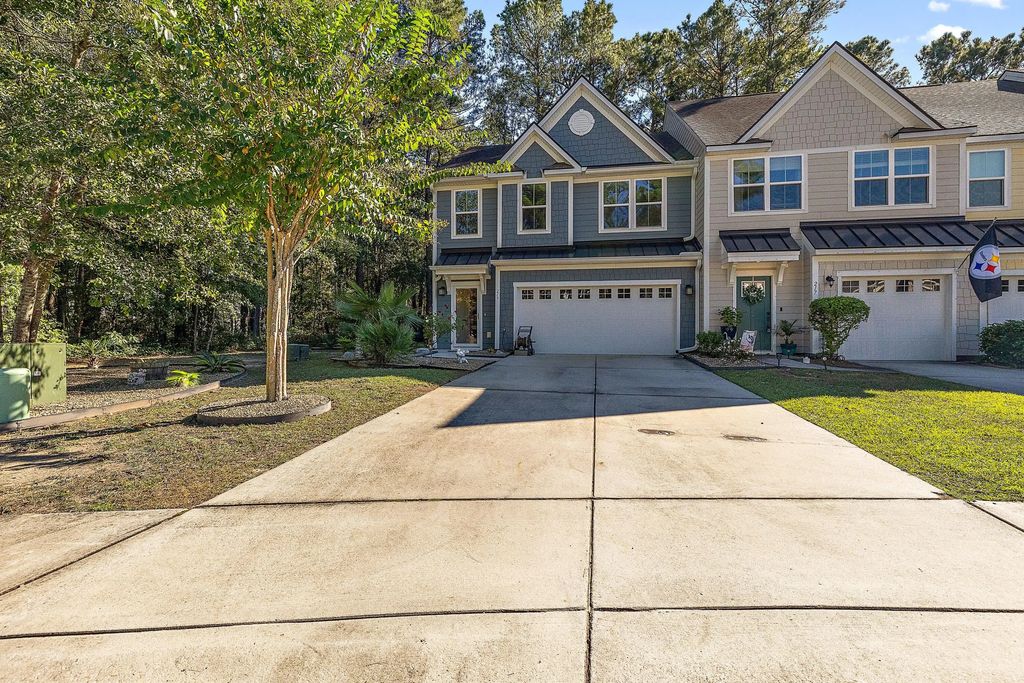 219 Grand Palm Lane, Summerville