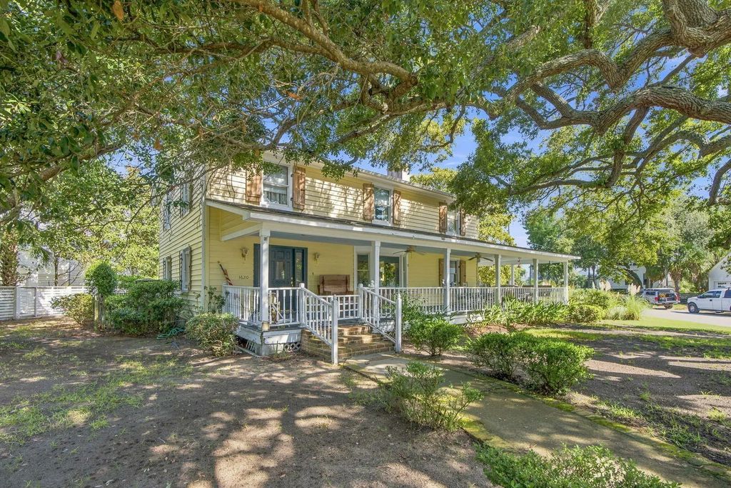 1620 Poe Avenue, Sullivans Island
