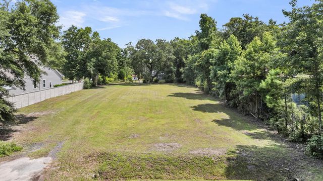 Photo of 1046 Bee Hive Road, Awendaw SC