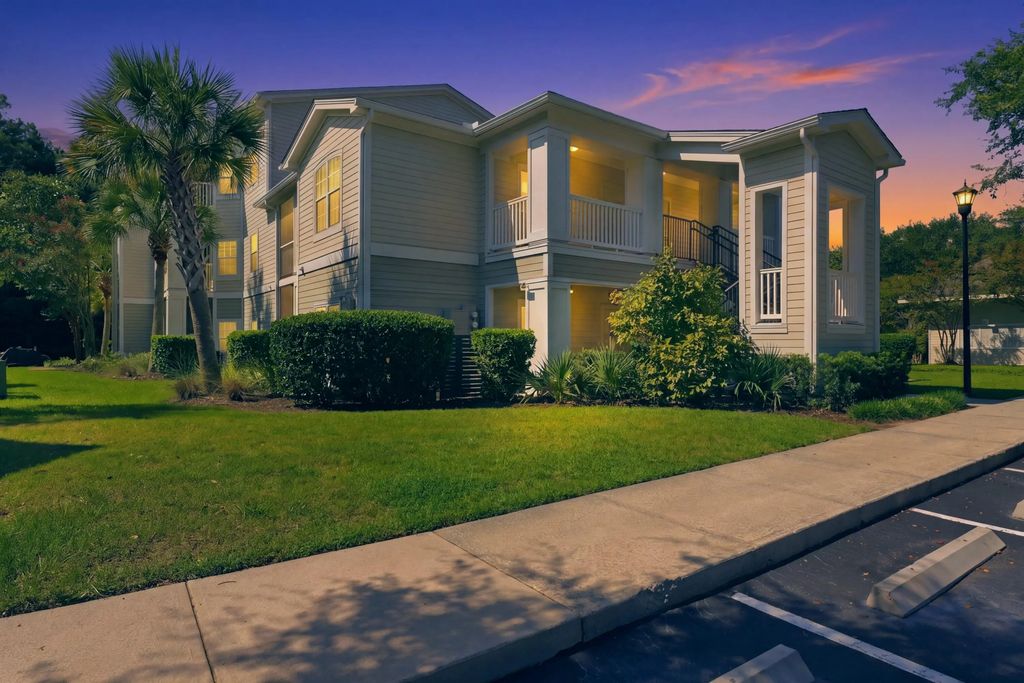 1300 Park West Unit 203, Mount Pleasant