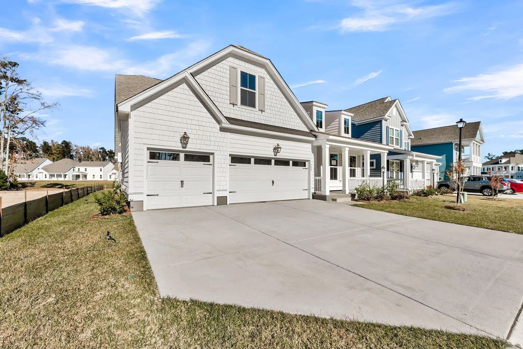 2 Cherrywood Drive, Summerville