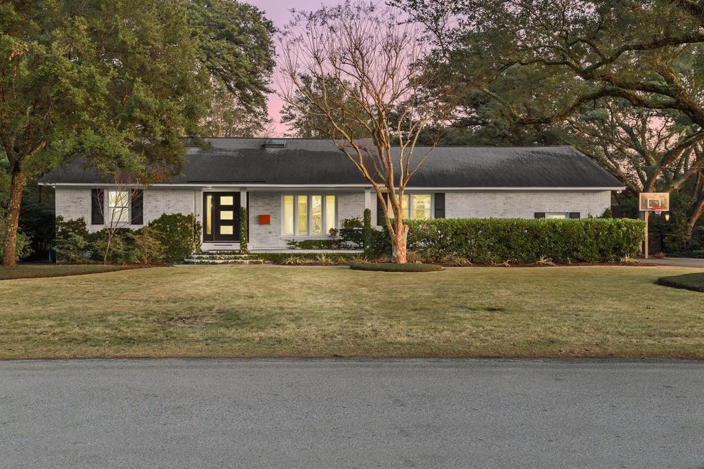 977 Cliffwood Drive, Mount Pleasant