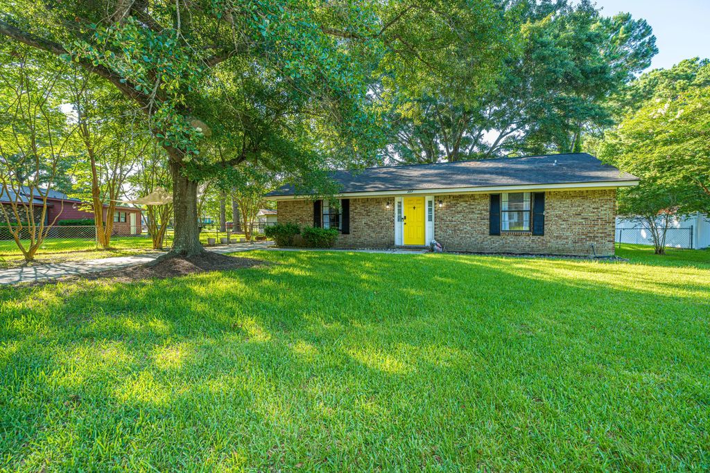 307 Umbria Drive, Summerville
