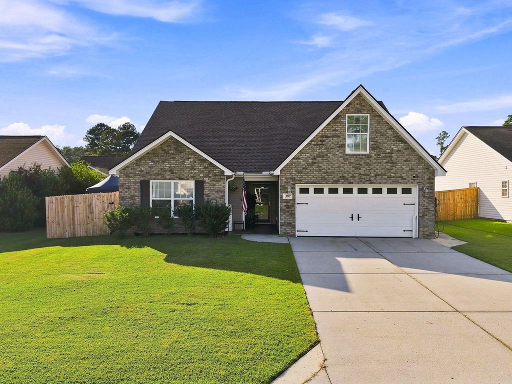 307 Springdale Court, Summerville