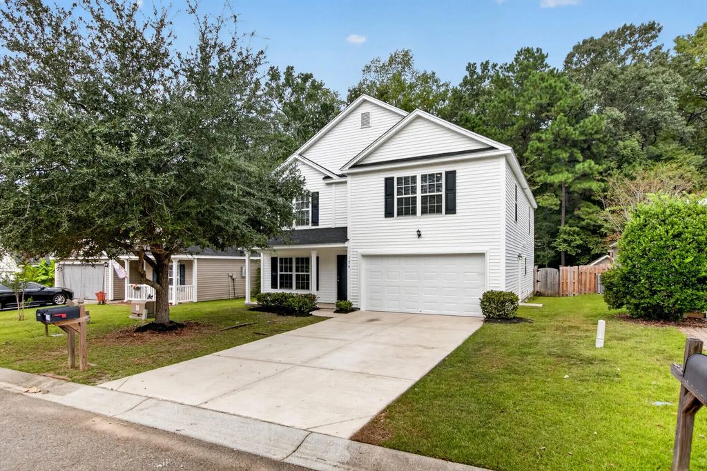 126 Avalon Road, Summerville
