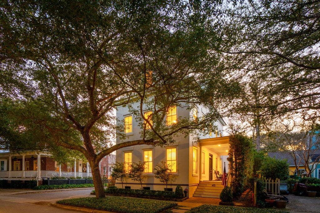 45 Eastlake Road, Mount Pleasant