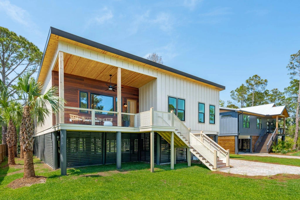 1012 E Erie Avenue, Folly Beach