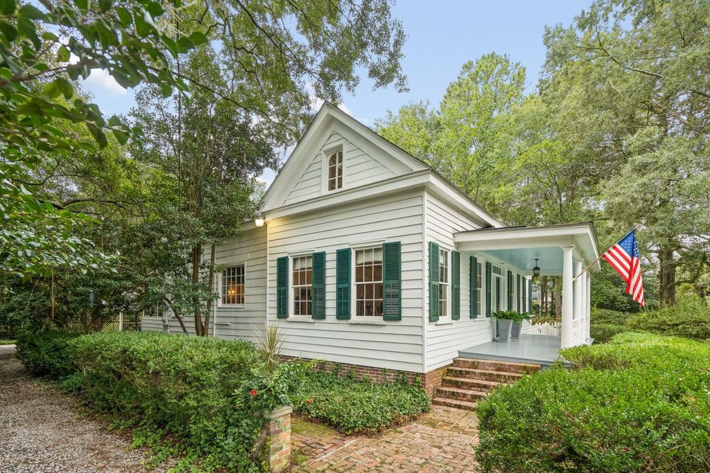 607 Central Avenue, Summerville