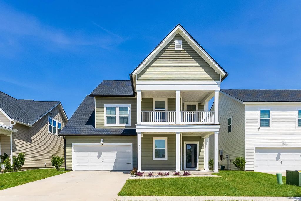 216 Red Bluff Street, Summerville