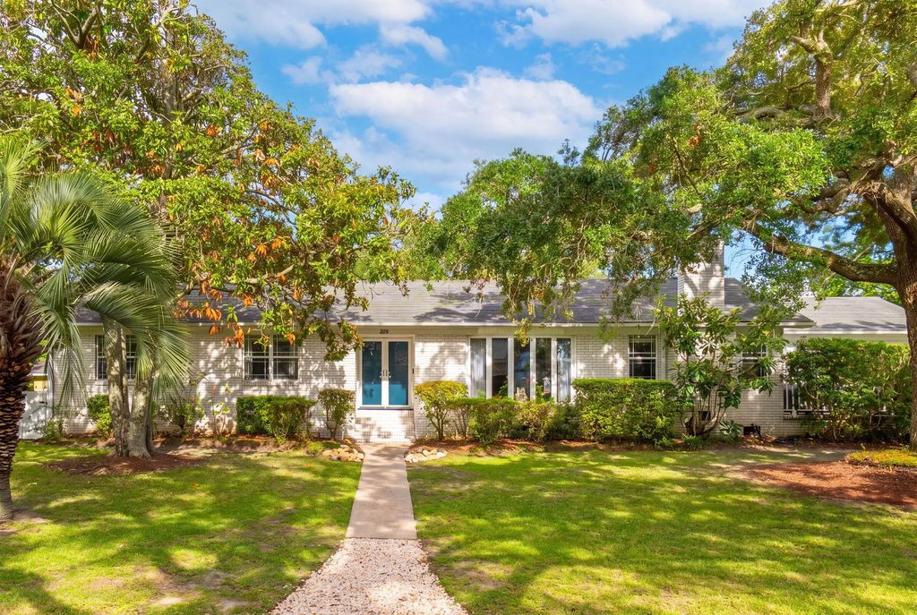 209 Cynthia Lane, Charleston