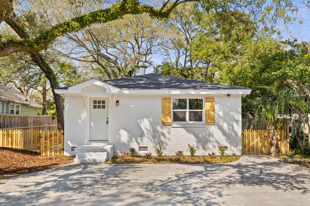 210 Live Oak Avenue, Charleston