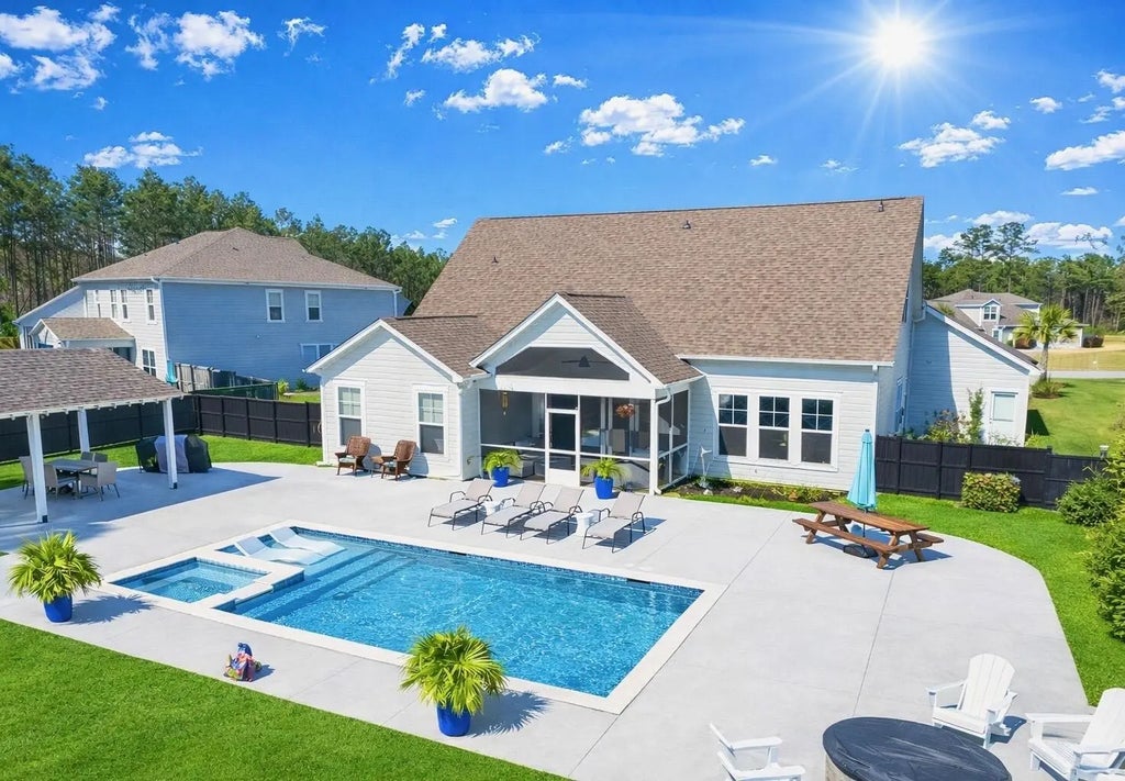 421 Bowstring Drive, Huger