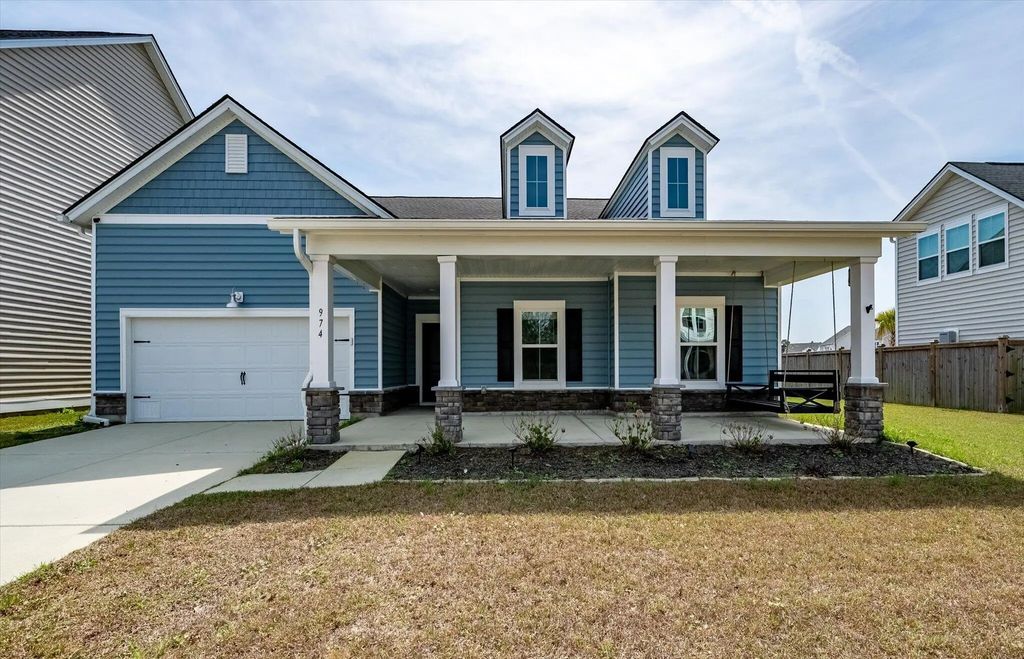 974 Arrowwood Way, Summerville