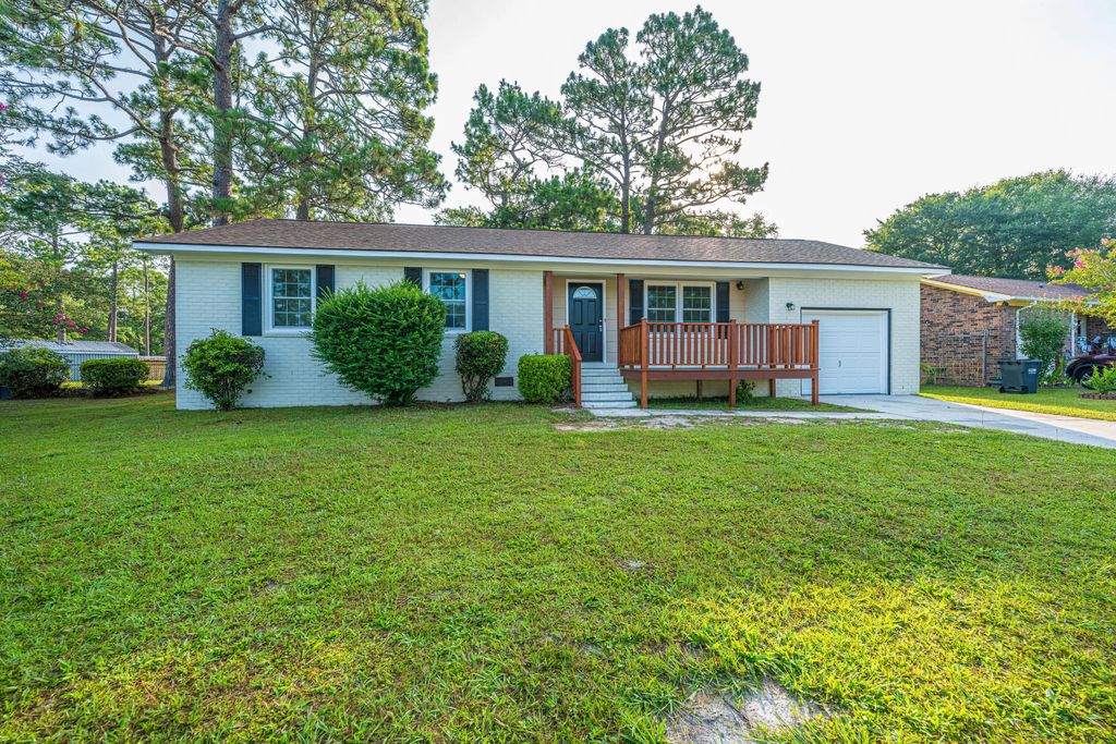 104 Forest Lane, Summerville