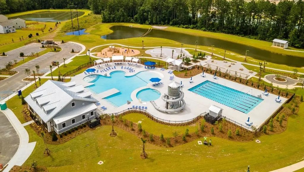 838 Long Bluff Road, Summerville