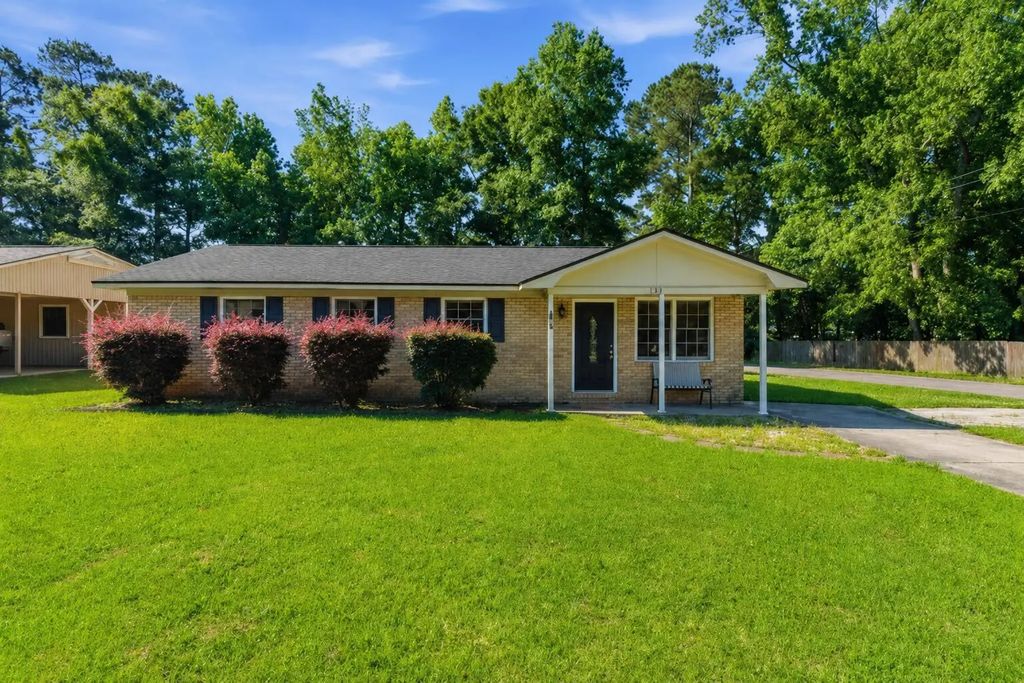 122 Longleaf Drive, Summerville