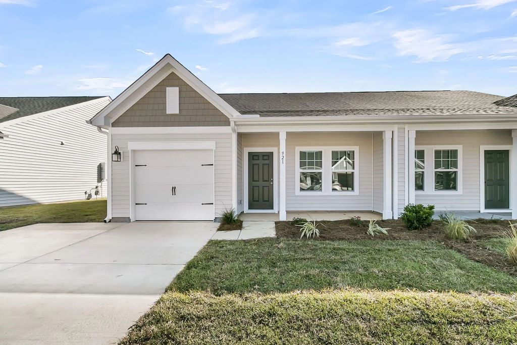 1064 Dusk Drive, Summerville