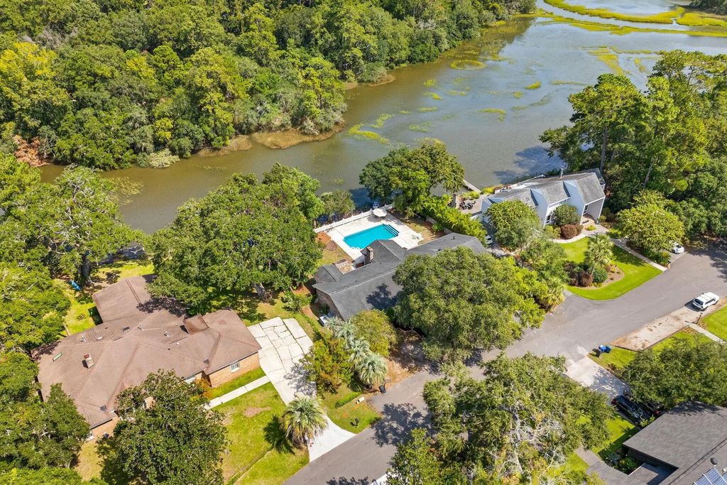 33 Town Creek Drive, Charleston