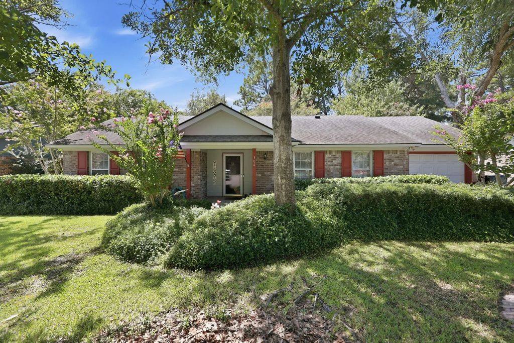 304 Longleaf Road, Summerville