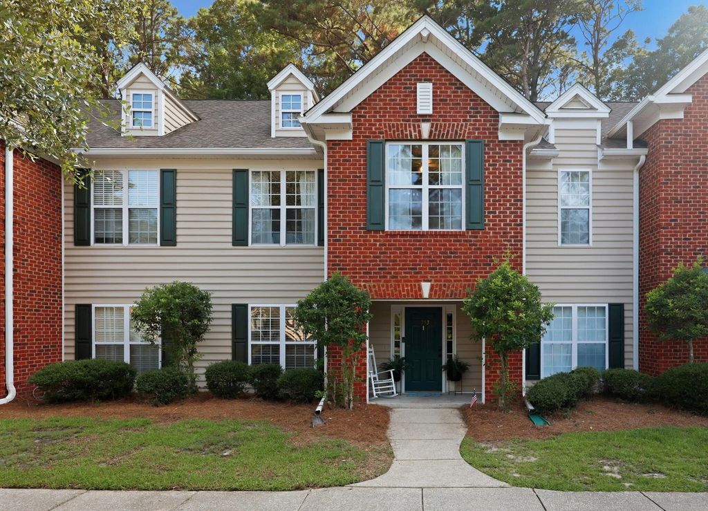 1733 Wyngate Circle, Mount Pleasant