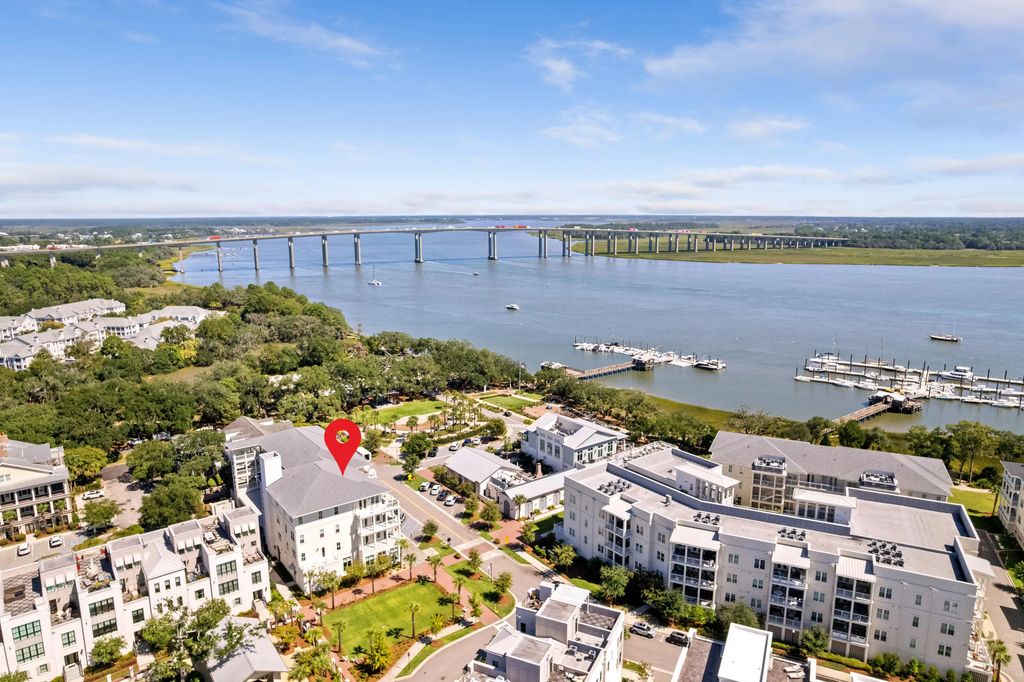 301 Longshore Street Unit 421, Daniel Island