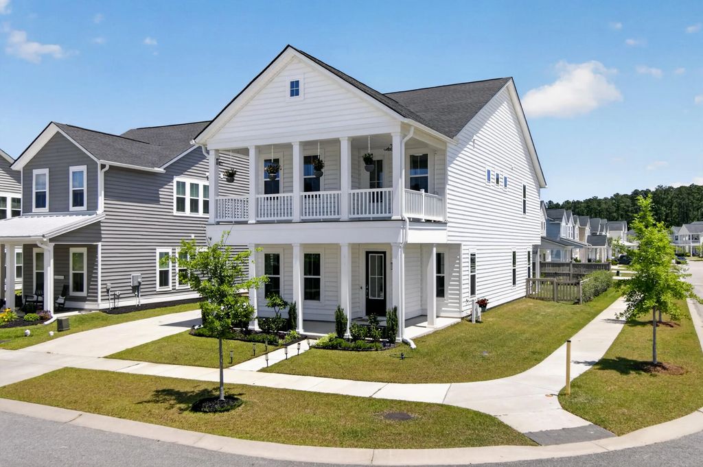 202 Narrowleaf Avenue, Summerville