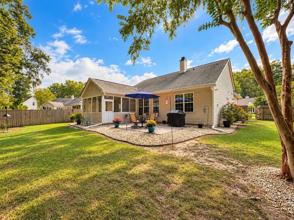 121 Oakbluff Road, Summerville