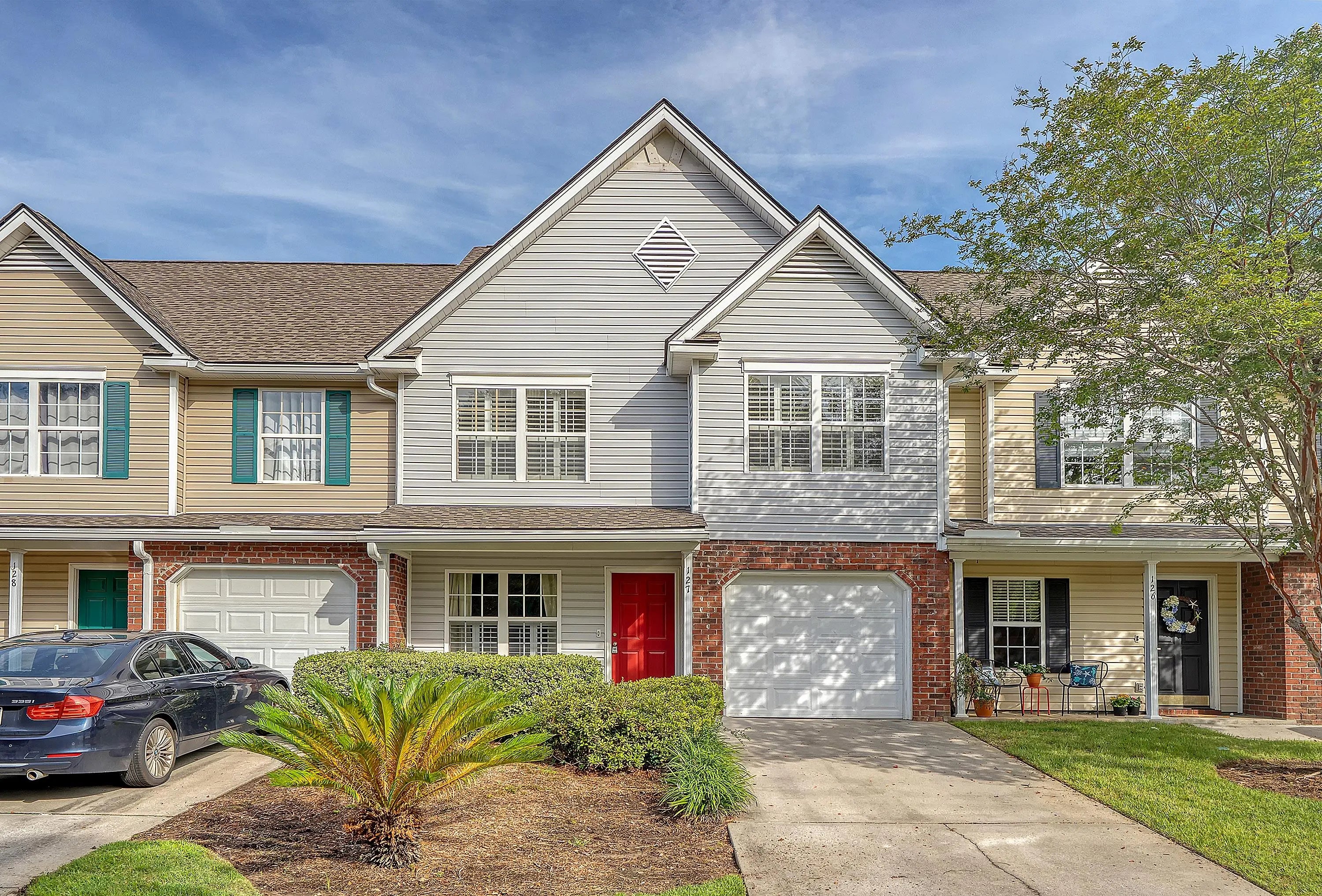 Photo of Listing #25019928